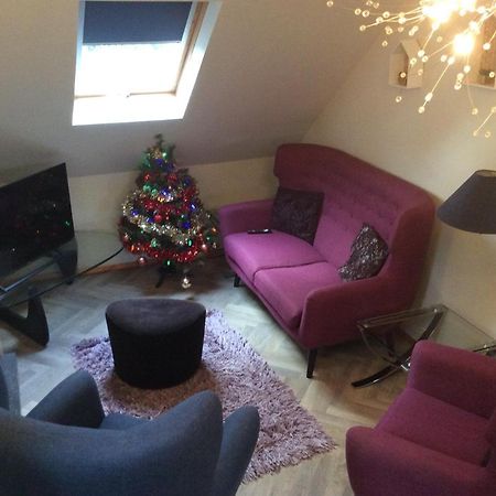 סטון 2 Bedroom Furnished Apartment In A Rural Position מראה חיצוני תמונה