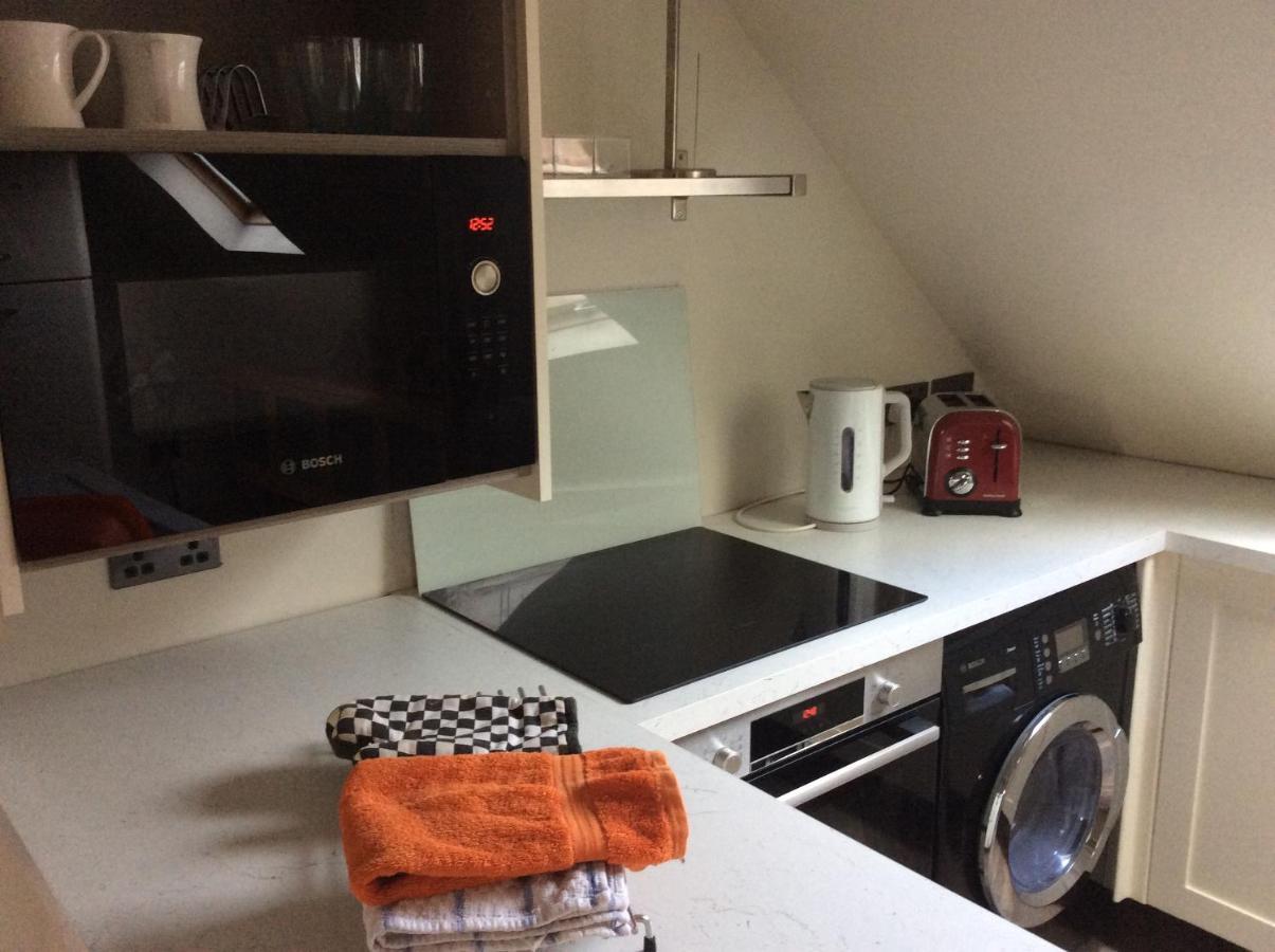סטון 2 Bedroom Furnished Apartment In A Rural Position מראה חיצוני תמונה
