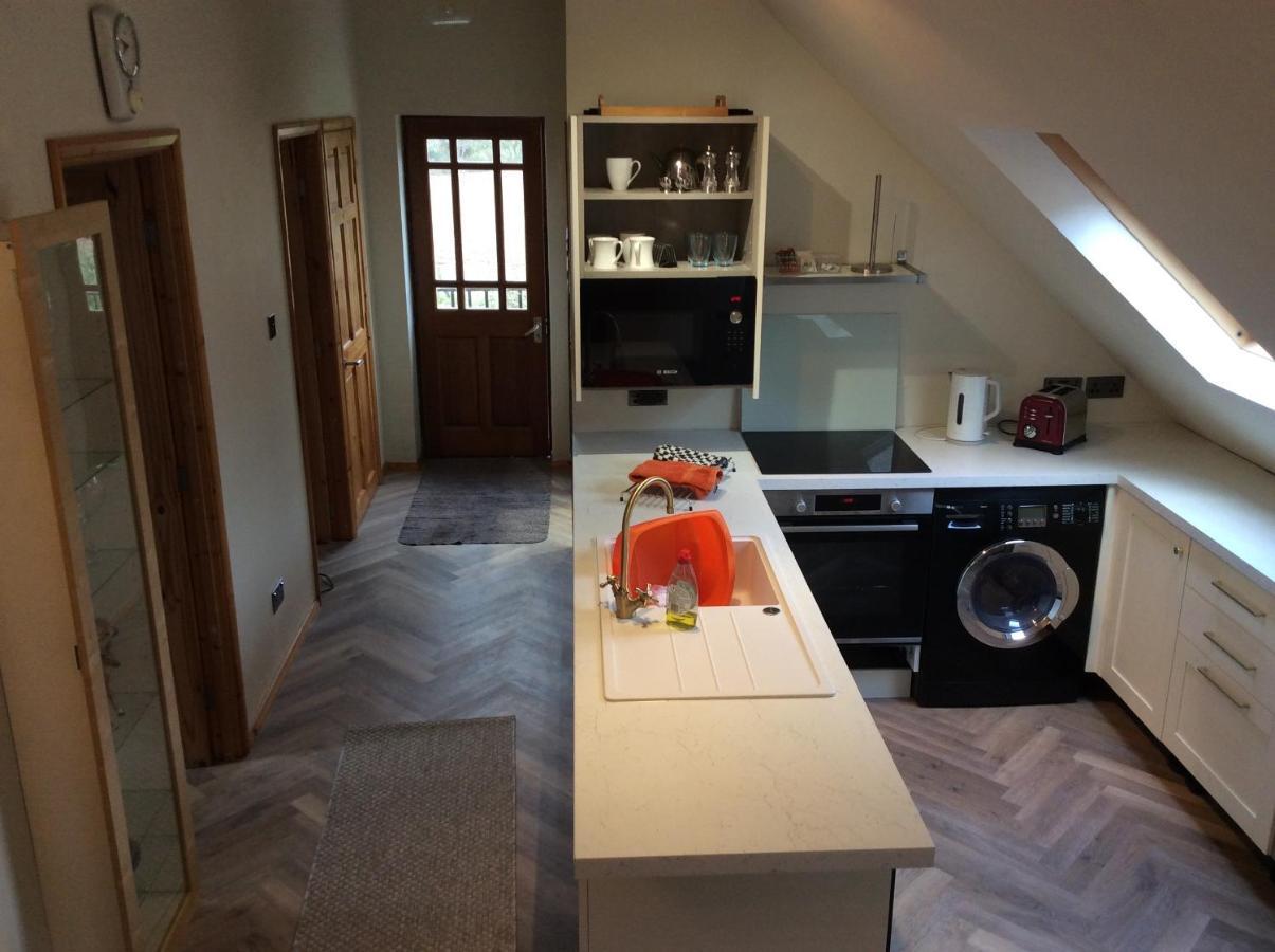 סטון 2 Bedroom Furnished Apartment In A Rural Position מראה חיצוני תמונה