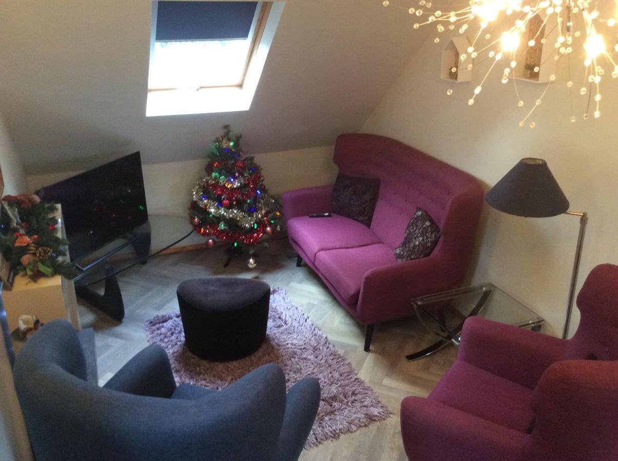 סטון 2 Bedroom Furnished Apartment In A Rural Position מראה חיצוני תמונה