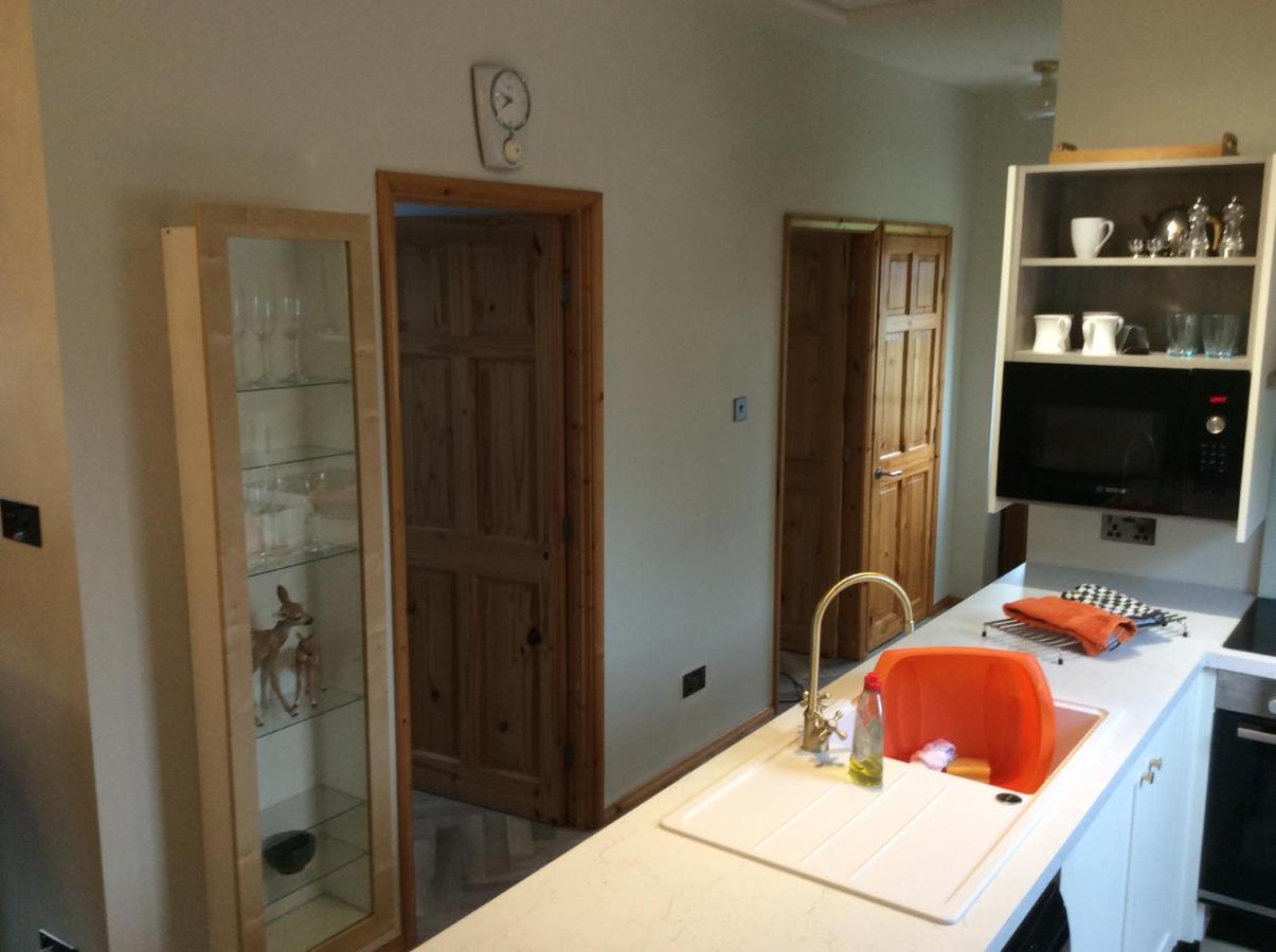 סטון 2 Bedroom Furnished Apartment In A Rural Position מראה חיצוני תמונה